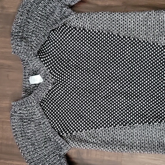 Ivivva sweater size 12 - Picture 2 of 9